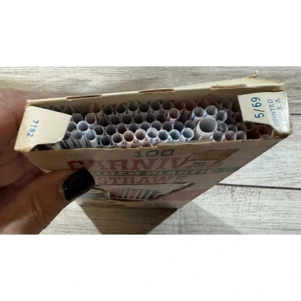 Lot of Vintage Carnival Straws 4 Boxes Blue Red Noisy Benders Movie Prop Tub37
